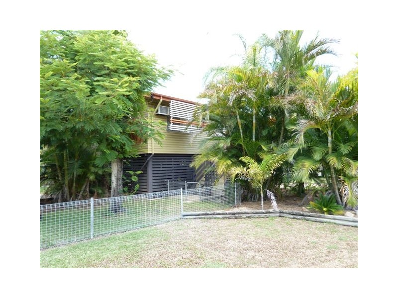 20 YEATES CRESCENT, Dysart QLD 4745