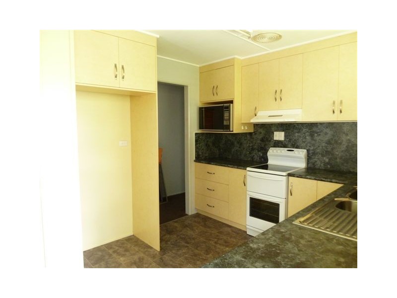 20 YEATES CRESCENT, Dysart QLD 4745