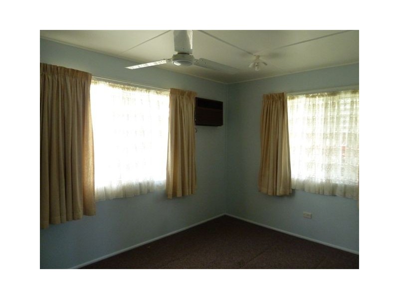 20 YEATES CRESCENT, Dysart QLD 4745
