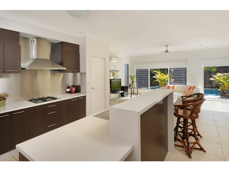 9 Cyan Place, Redland Bay QLD 4165