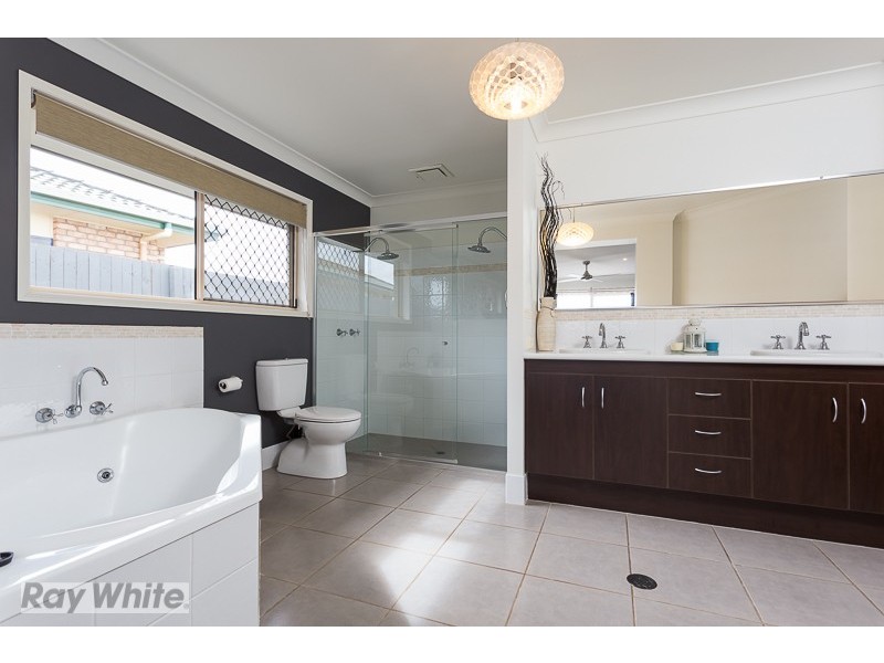 37 Bedarra Street, Redland Bay QLD 4165