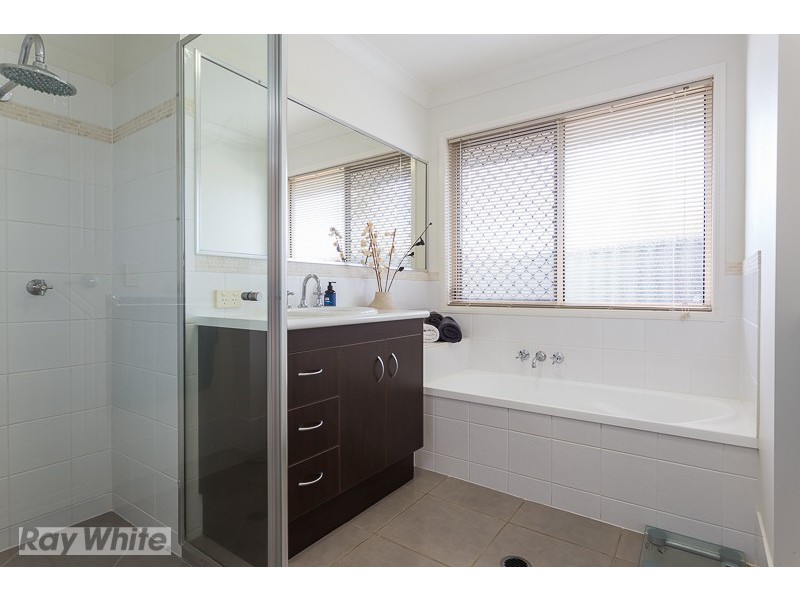 37 Bedarra Street, Redland Bay QLD 4165