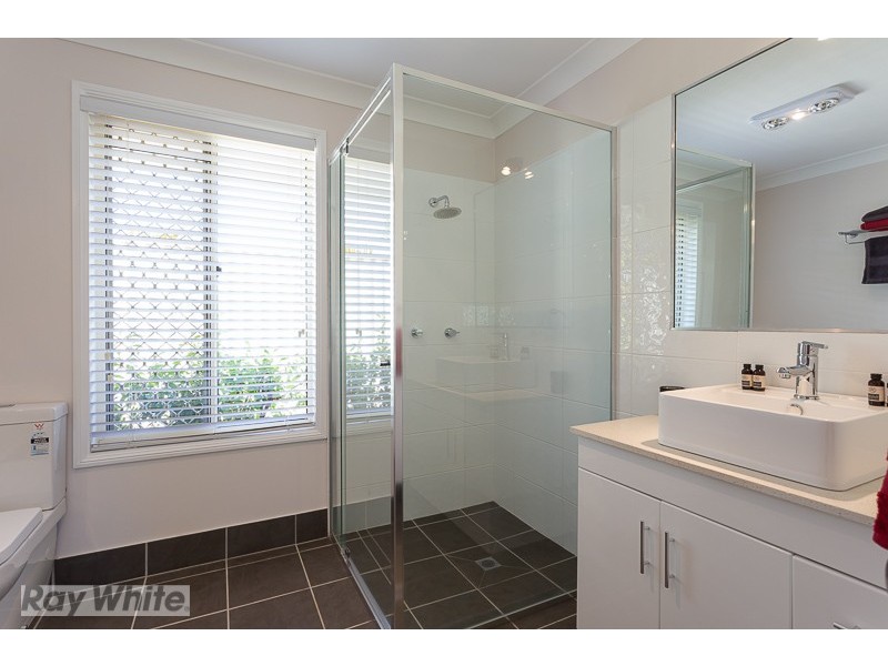 11 Bayswater Drive, Victoria Point QLD 4165