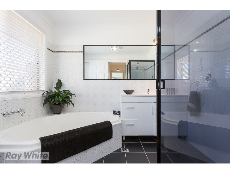11 Bayswater Drive, Victoria Point QLD 4165