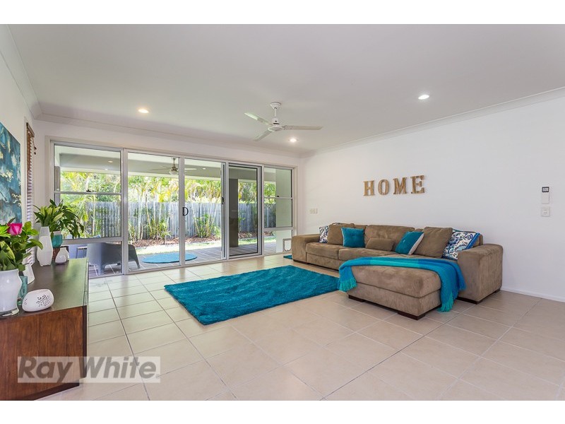 61 Azure Avenue, Redland Bay QLD 4165