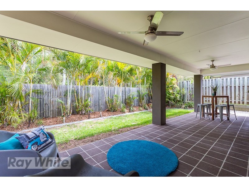 61 Azure Avenue, Redland Bay QLD 4165