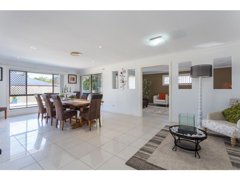 6 Poynter Street, Redland Bay QLD 4165
