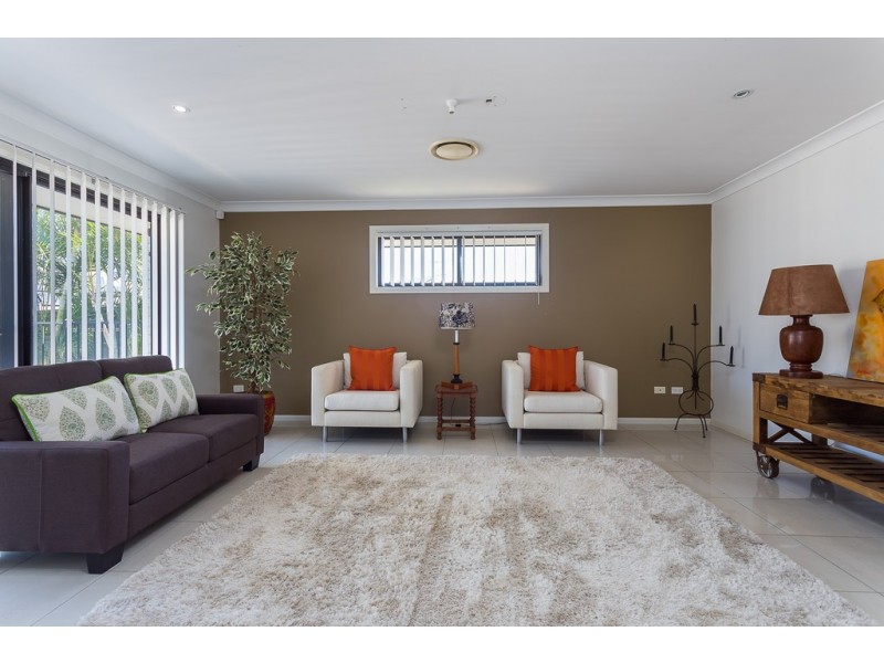 6 Poynter Street, Redland Bay QLD 4165