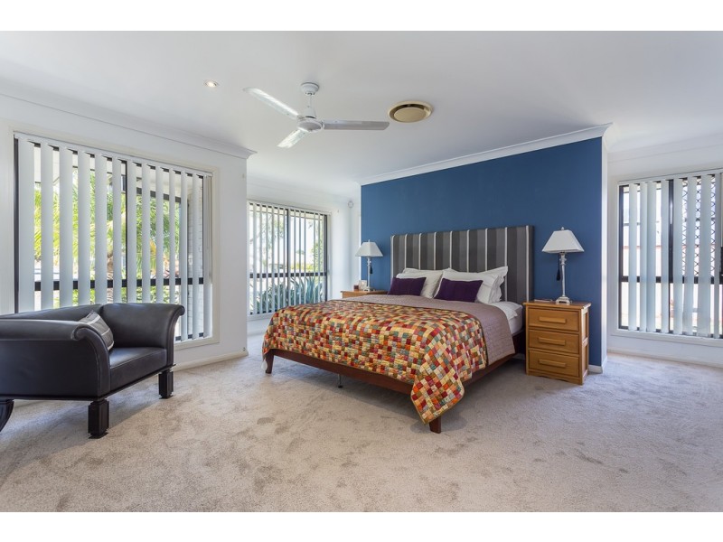 6 Poynter Street, Redland Bay QLD 4165