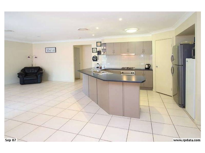 27 Caswell Crescent, Redland Bay QLD 4165