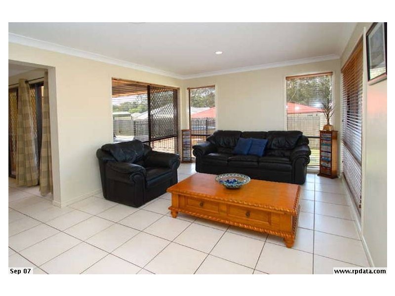 27 Caswell Crescent, Redland Bay QLD 4165