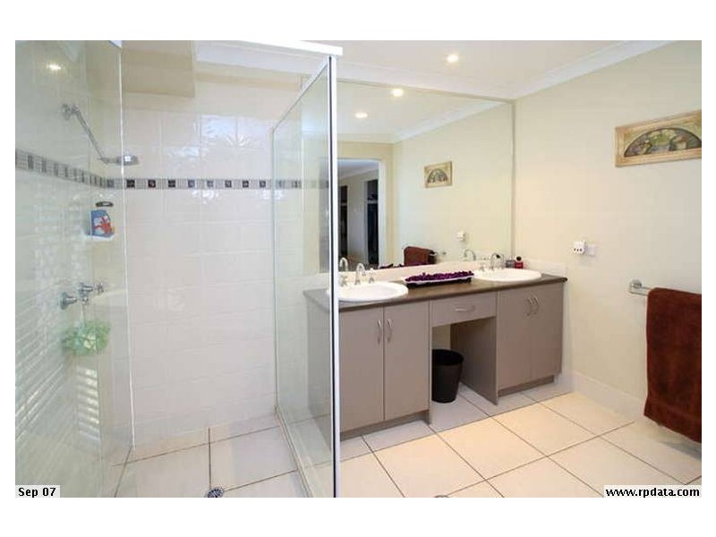 27 Caswell Crescent, Redland Bay QLD 4165