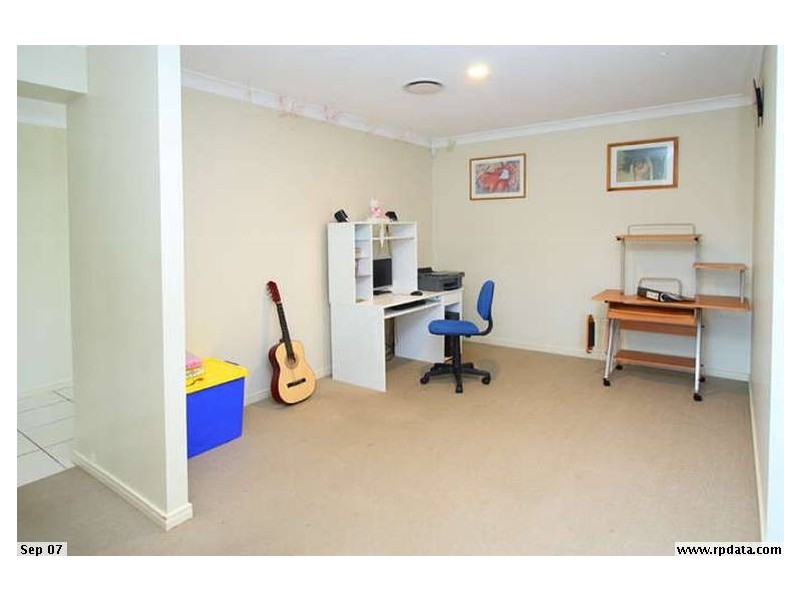 27 Caswell Crescent, Redland Bay QLD 4165