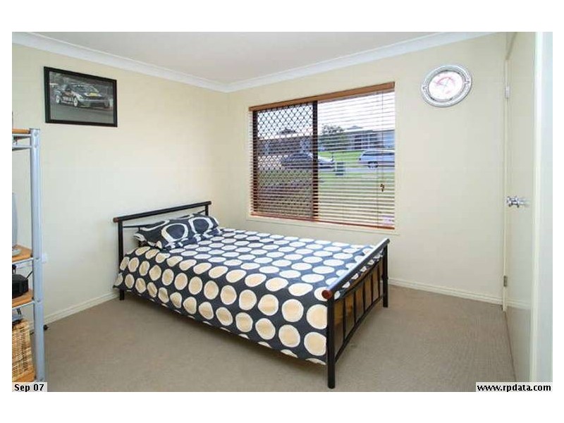 27 Caswell Crescent, Redland Bay QLD 4165