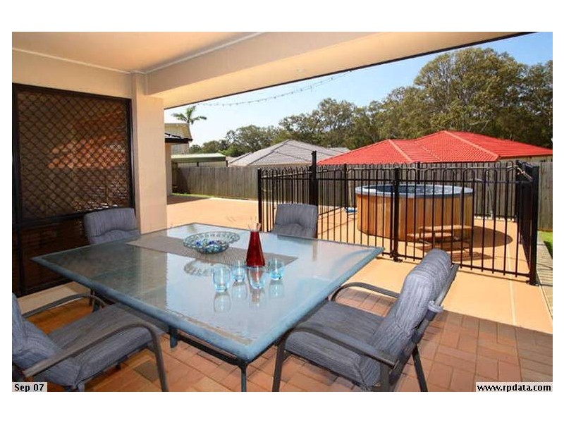 27 Caswell Crescent, Redland Bay QLD 4165
