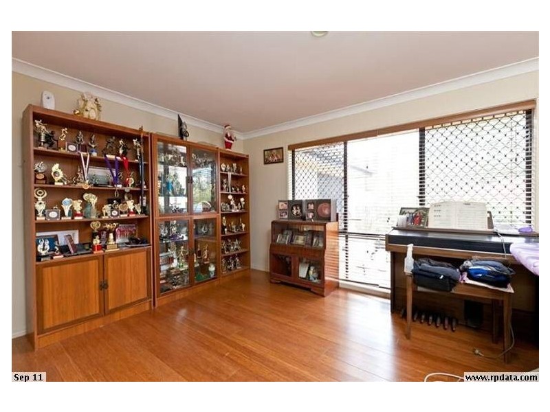 27 Caswell Crescent, Redland Bay QLD 4165