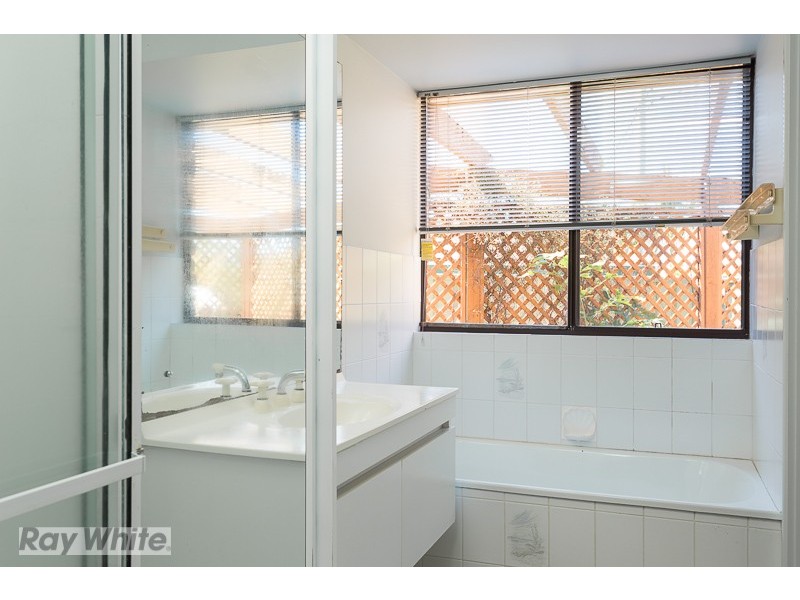16 Turnberry Drive, Victoria Point QLD 4165