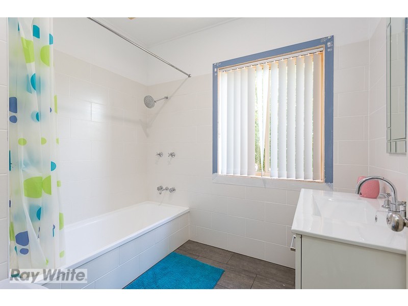 12 Base Street, Victoria Point QLD 4165