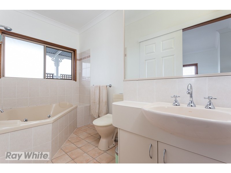 64 Riesling Street, Thornlands QLD 4164