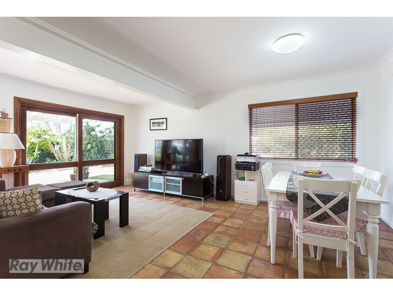 64 Riesling Street, Thornlands QLD 4164