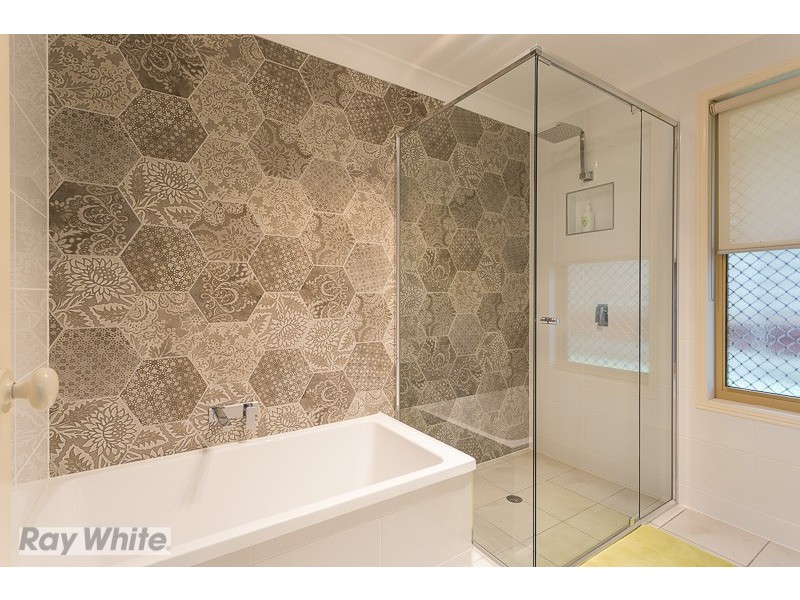 1 Bayswater Drive, Victoria Point QLD 4165