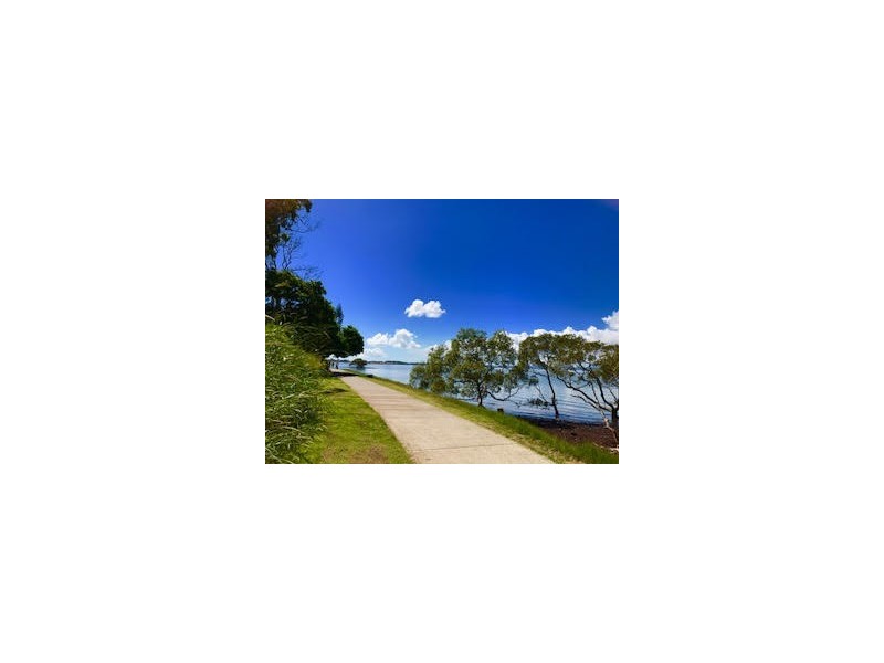 193 – 197 Esplanade, Redland Bay QLD 4165