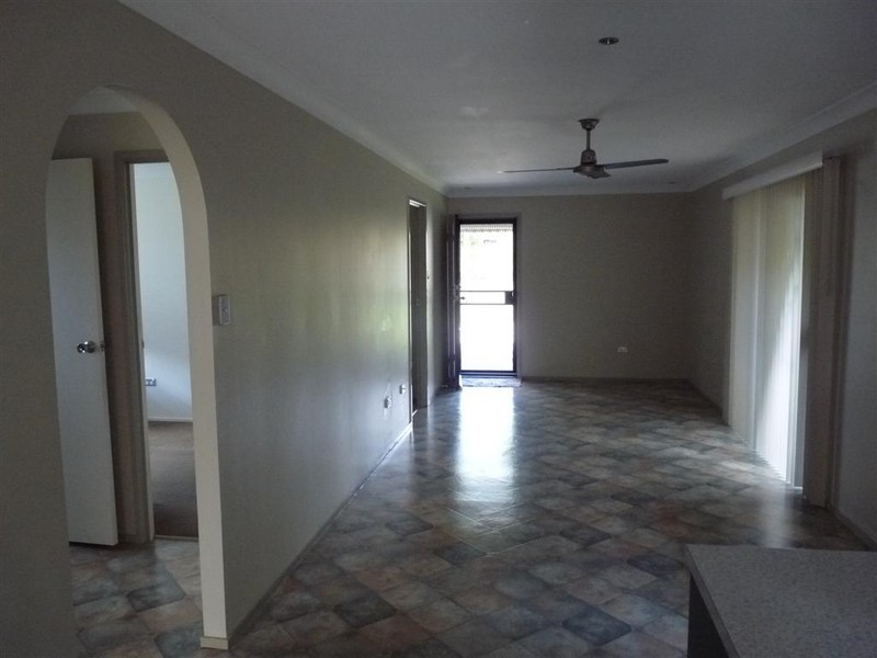 10 Oakland Avenue, Redland Bay QLD 4165