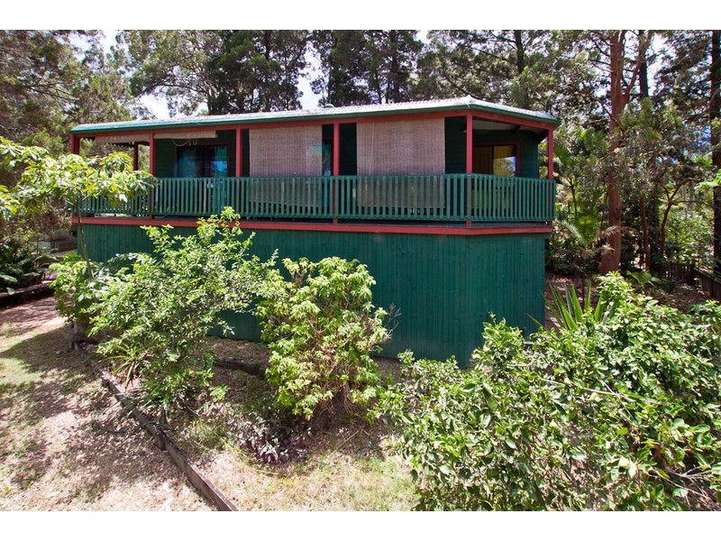 4 Pandanus Street, Coochiemudlo Island QLD 4184