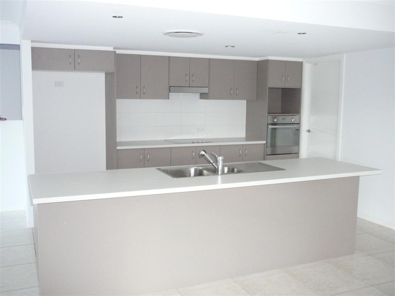 182 Waterloo Street, Cleveland QLD 4163