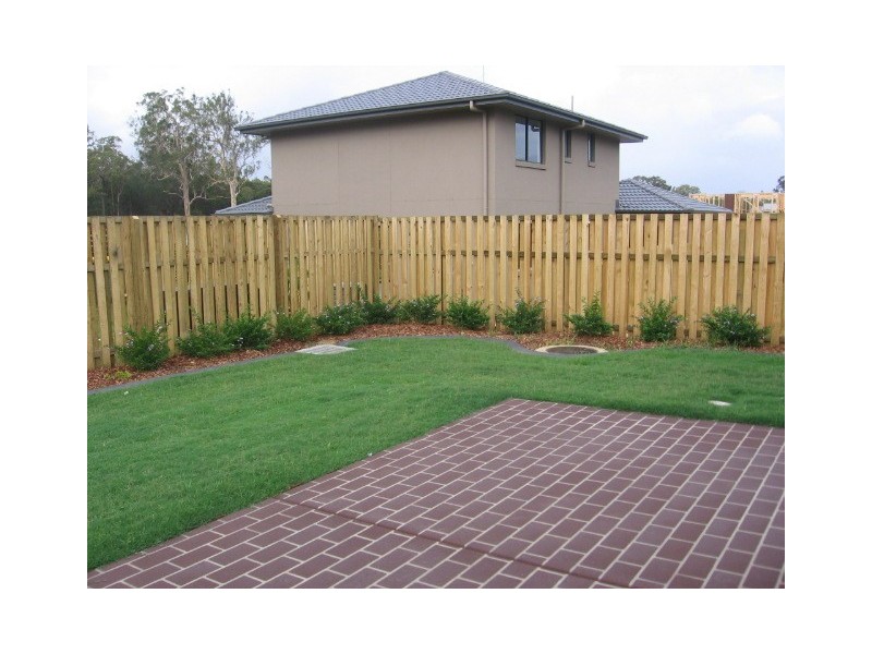 38  Azure Avenue, Redland Bay QLD 4165