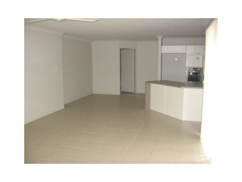 38  Azure Avenue, Redland Bay QLD 4165