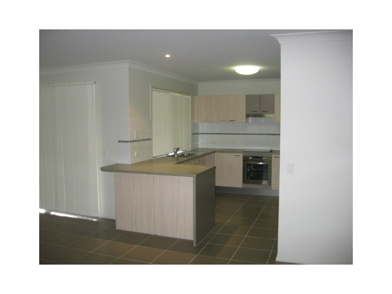 38  Azure Avenue, Redland Bay QLD 4165