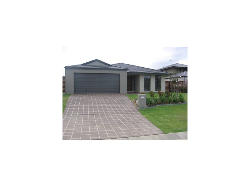 52 Azure Avenue, Redland Bay QLD 4165
