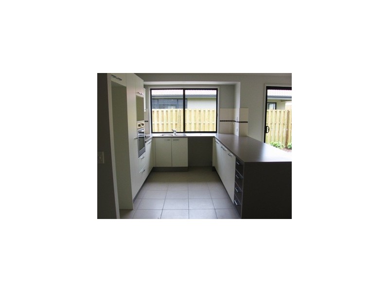 52 Azure Avenue, Redland Bay QLD 4165