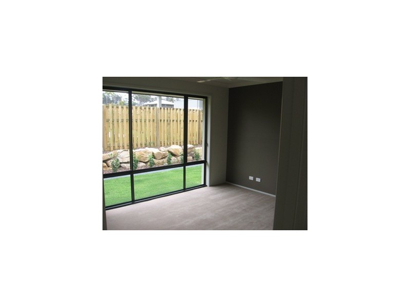 52 Azure Avenue, Redland Bay QLD 4165