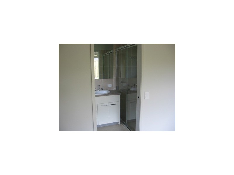 52 Azure Avenue, Redland Bay QLD 4165