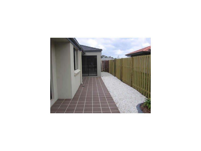 52 Azure Avenue, Redland Bay QLD 4165