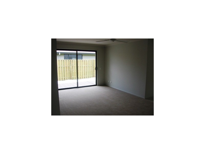 52 Azure Avenue, Redland Bay QLD 4165