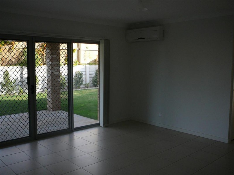 2/239 Queen St, Cleveland QLD 4163