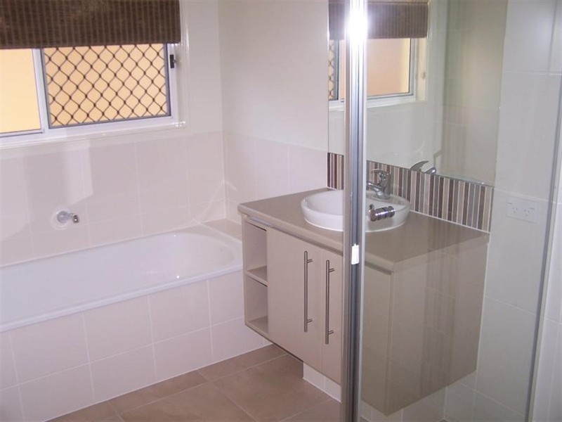 1 Parklane Road, Victoria Point QLD 4165