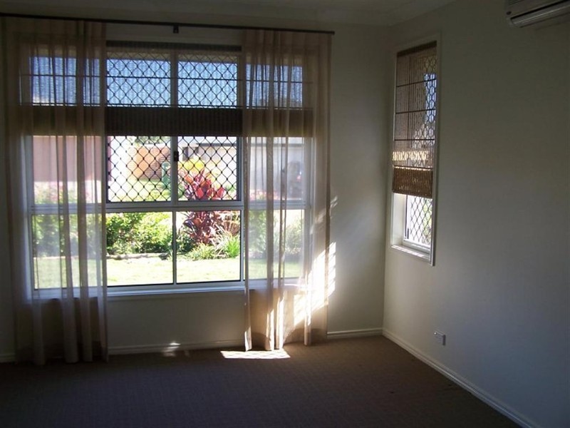 1 Parklane Road, Victoria Point QLD 4165