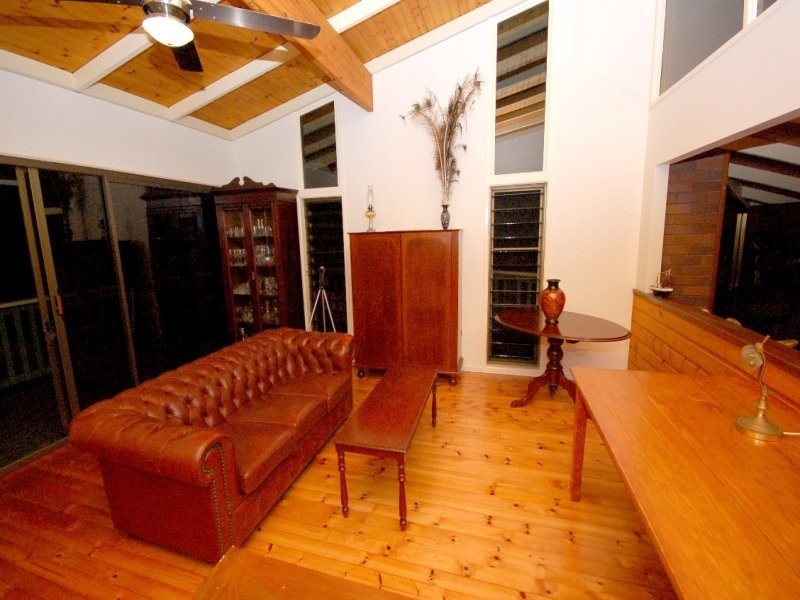 160 Pioneer Rd, Sheldon QLD 4157