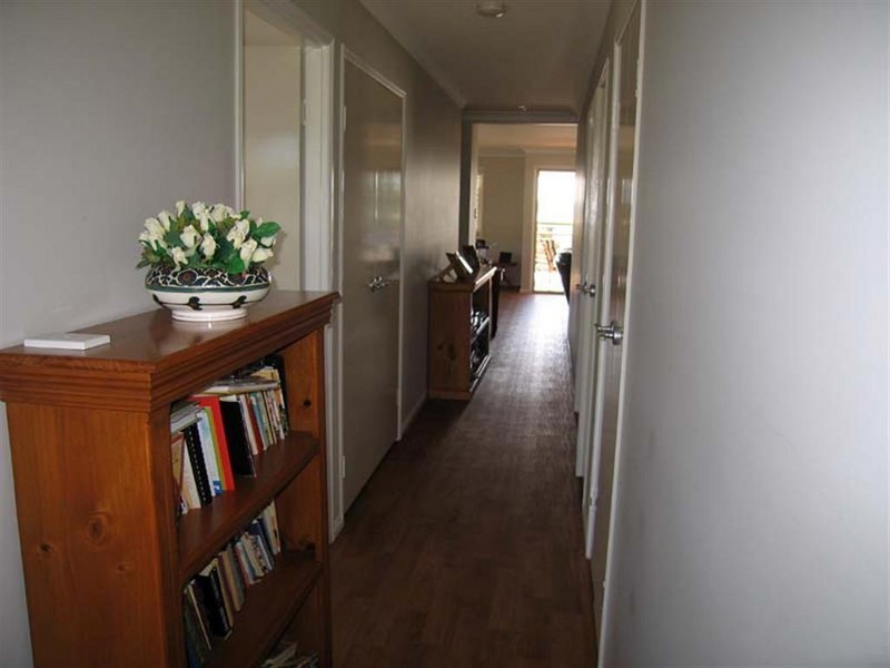 76 a Colburn Avenue, Victoria Point QLD 4165