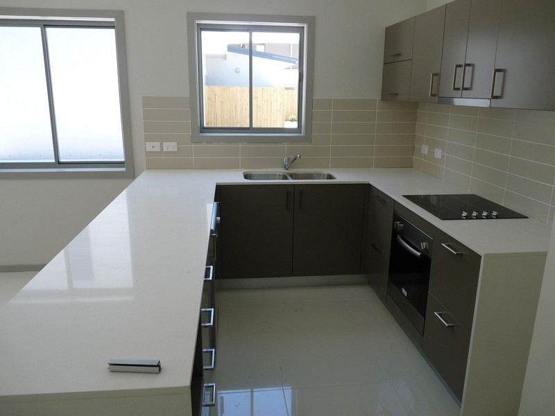 2/8 Boat St, Victoria Point QLD 4165