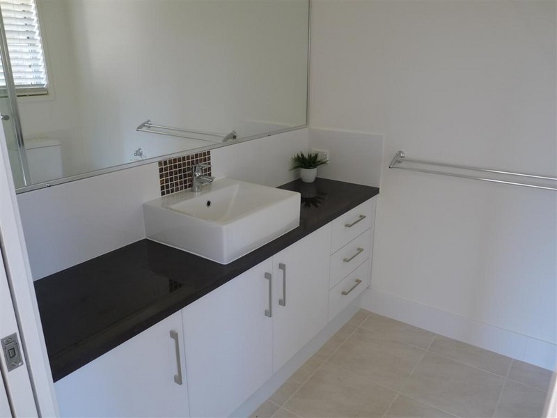 261 Colburn Ave, Victoria Point QLD 4165