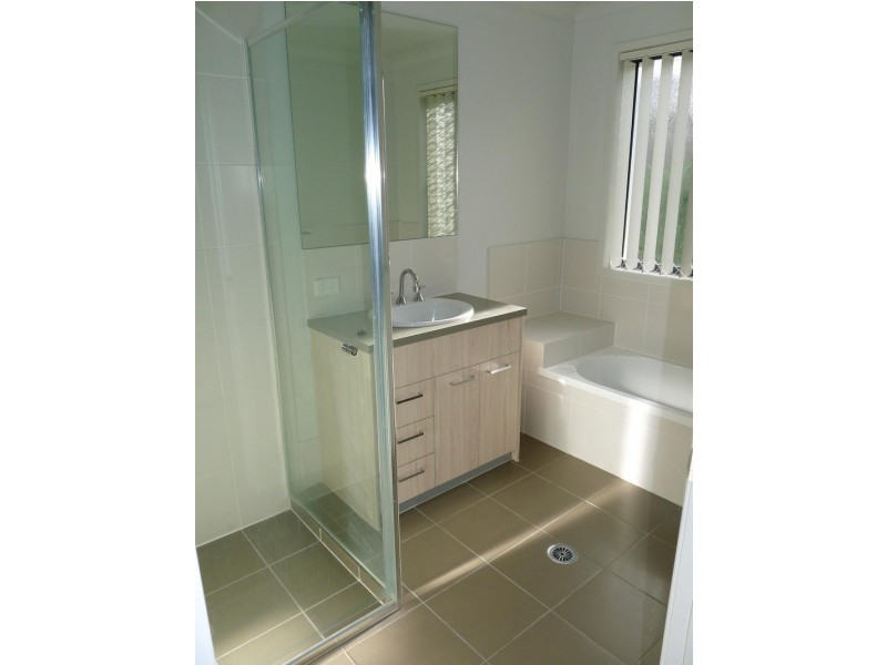 41 Aqua Crescent, Redland Bay QLD 4165
