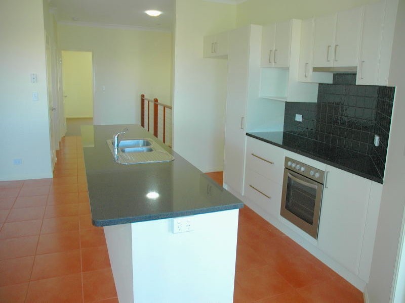 1/14 Irwin Place, Redland Bay QLD 4165