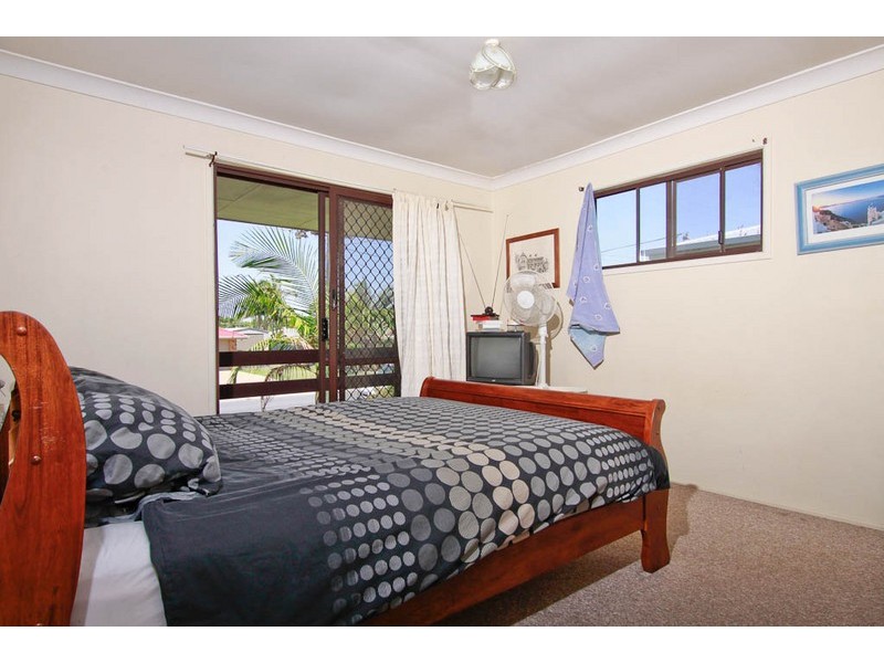 8  Holly Rd, Victoria Point QLD 4165