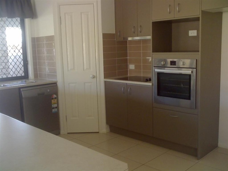 2 Anchor Place, Redland Bay QLD 4165