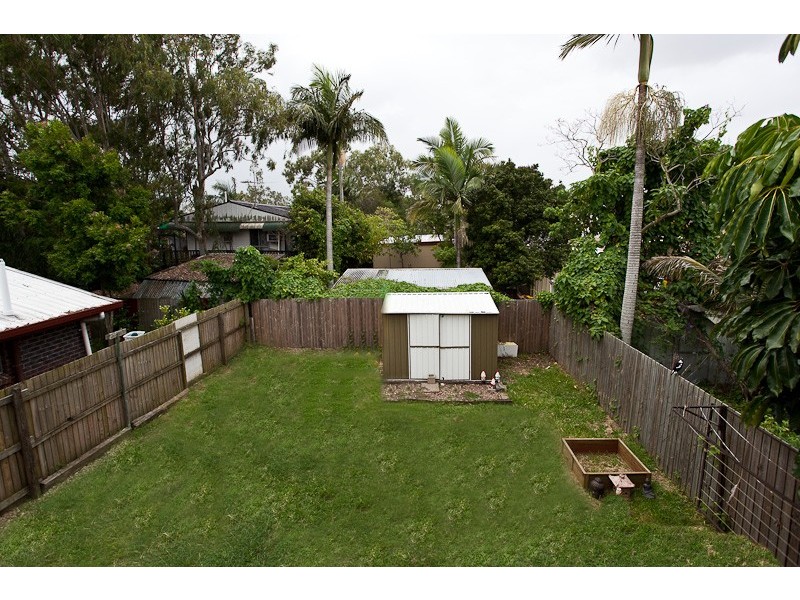 11 Mark St, Redland Bay QLD 4165